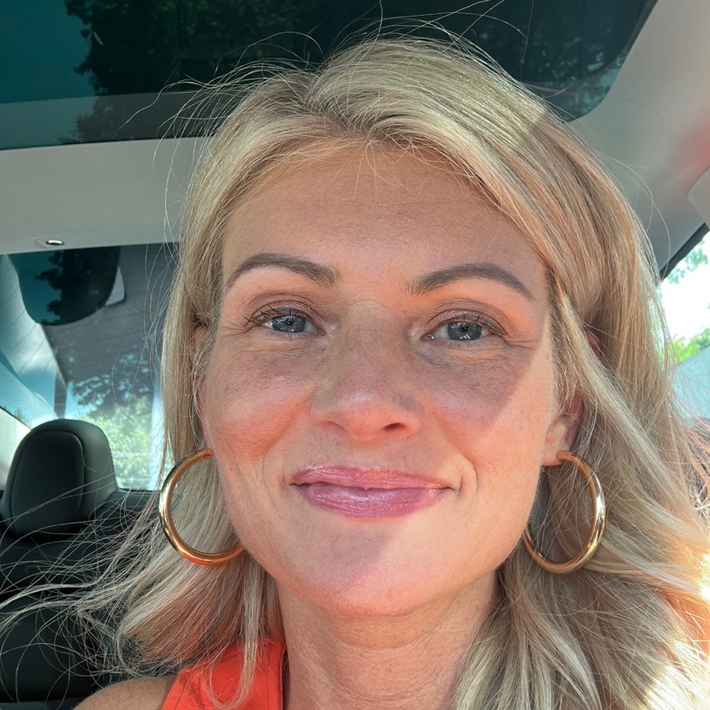 Meet your Posher, Monica